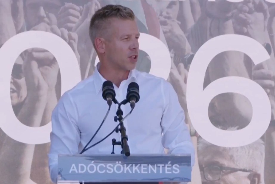 Magyar Péter: Gyurcsány balról, Orbán jobbról ölelte Putyint