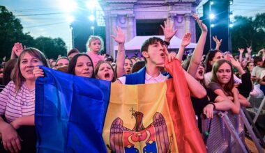 People in Moldova celebrate the nation’s 34th Independence Day with a concert in front of government headquarters in Chisinau, August 27, 2025. (AFP Photo)