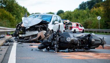 Vier Verletzte bei Frontalkollision ➤ Hessen am Morgen: Die Nachrichten im Ticker | hessenschau.de
