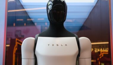 Musk shifts Tesla's future toward humanoid robots -