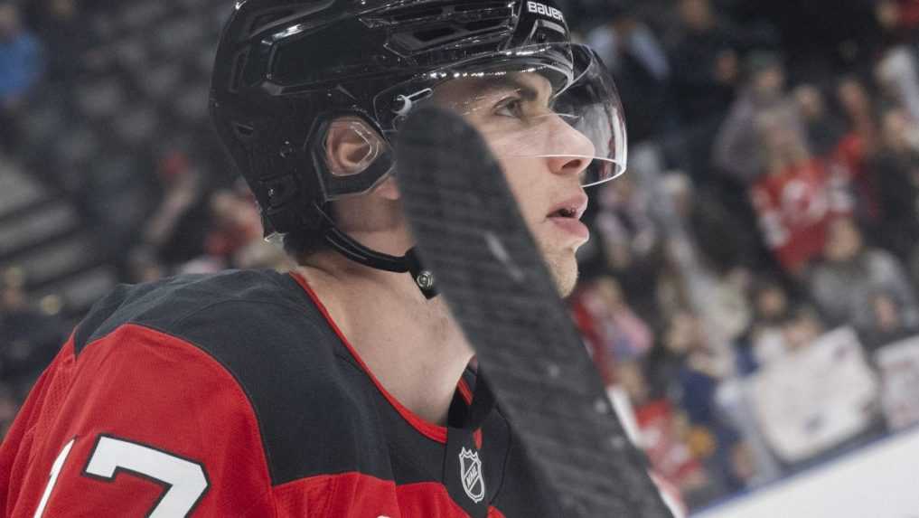 Na archívnej snímke Šimon Nemec v drese New Jersey Devils.