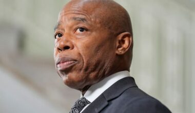New York City mayor abandons reelection campaign