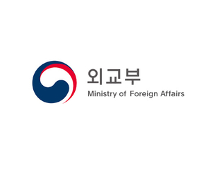 Foreign Minister Cho to hold urgent meeting on US immigration crackdown