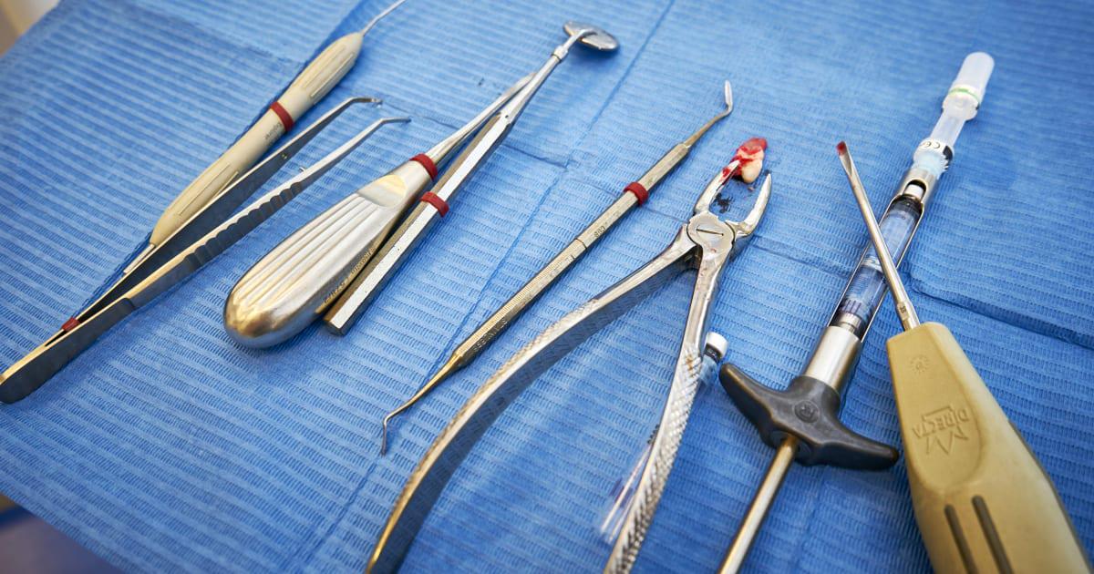 Hvorfor har vi accepteret sygdom i tænderne som en naturlig del af voksenlivet? - I dag er voksentandplejen primært skabt til at reparere skader frem for at forebygge dem. Det giver en langt større indtjening, men fokus bør i stedet være at holde borgerne sunde og fri for tandsygdomme