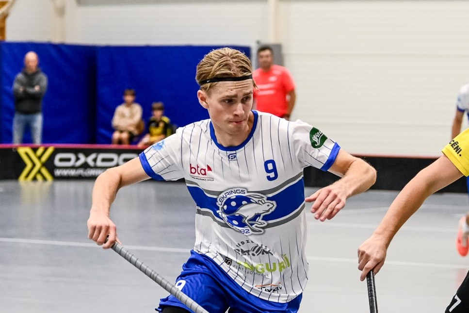 Latvijas Florbola savienība » LV » 2003/2004 » Jaunumi » "Lekrings" Cēsīs uzvar ādažniekus un pakāpjas uz 3. vietu