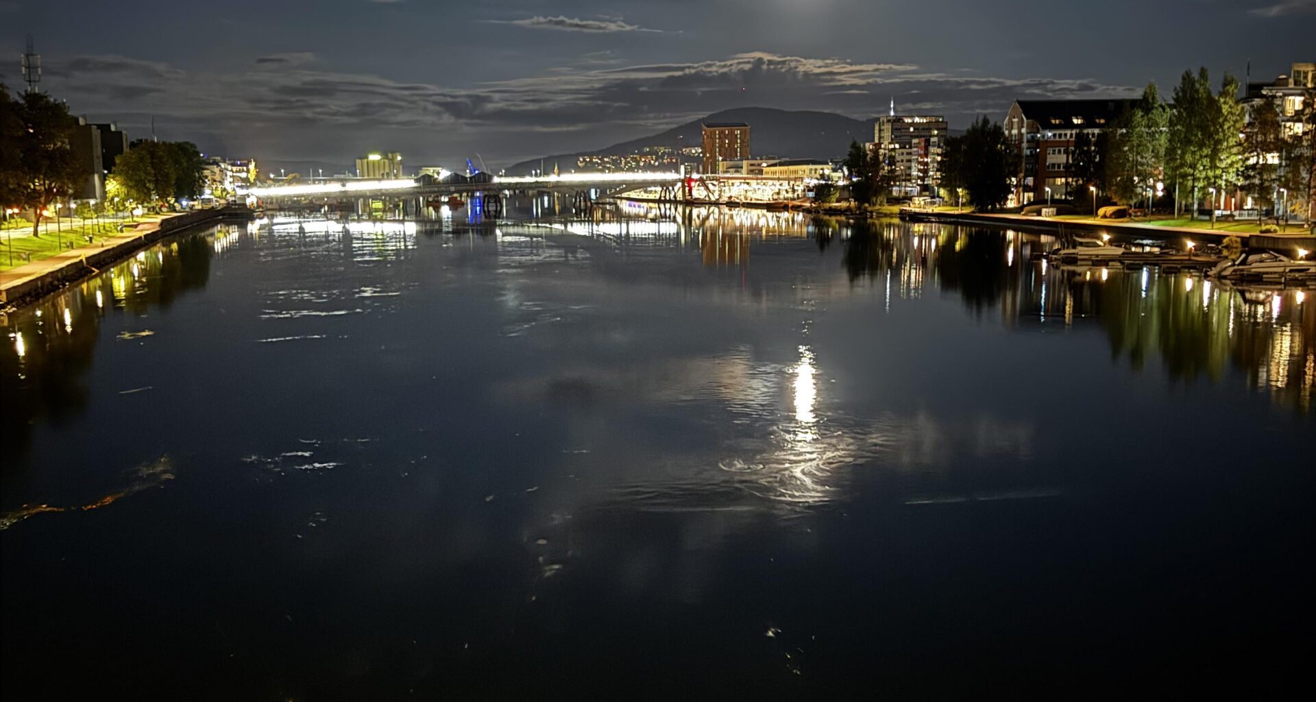 Drammen kveld fra ypsilon
