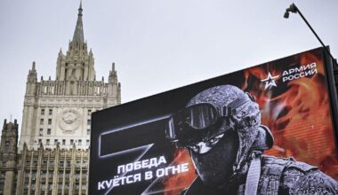 Moment Russian commander tells troops to 'just shoot' fleeing Kremlin soldiers