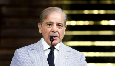 Pak PM Shehbaz Sharif meets Chinese Premier, both agree to work on CPEC 2.0