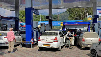 Petroleum dealers in Nashik oppose ‘no PUC, no fuel’ policy citing safety concerns