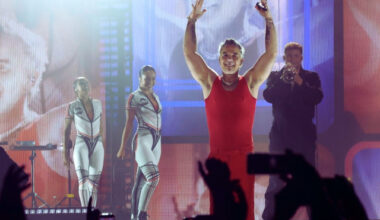 Bulgaria: Bulgaria Detains Officials Over Bribe Attempt from Robbie Williams’ Equipment Convoy