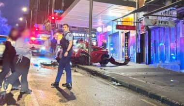 One seriously injured, busy road closed after Auckland CBD crash