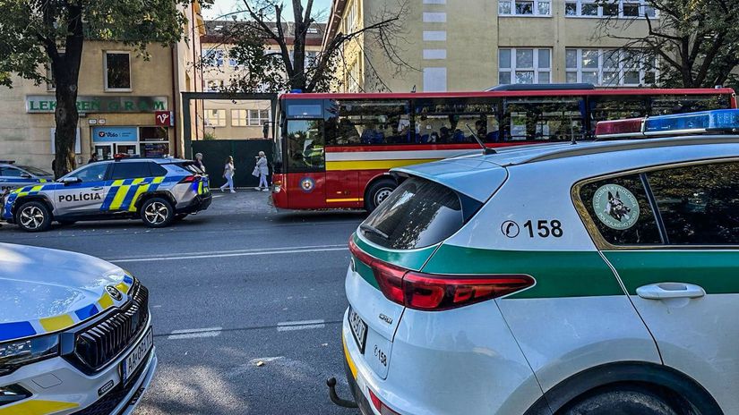 Polícia preveruje bombovú hrozbu v Železničnej nemocnici v Košiciach - Domáce - Správy