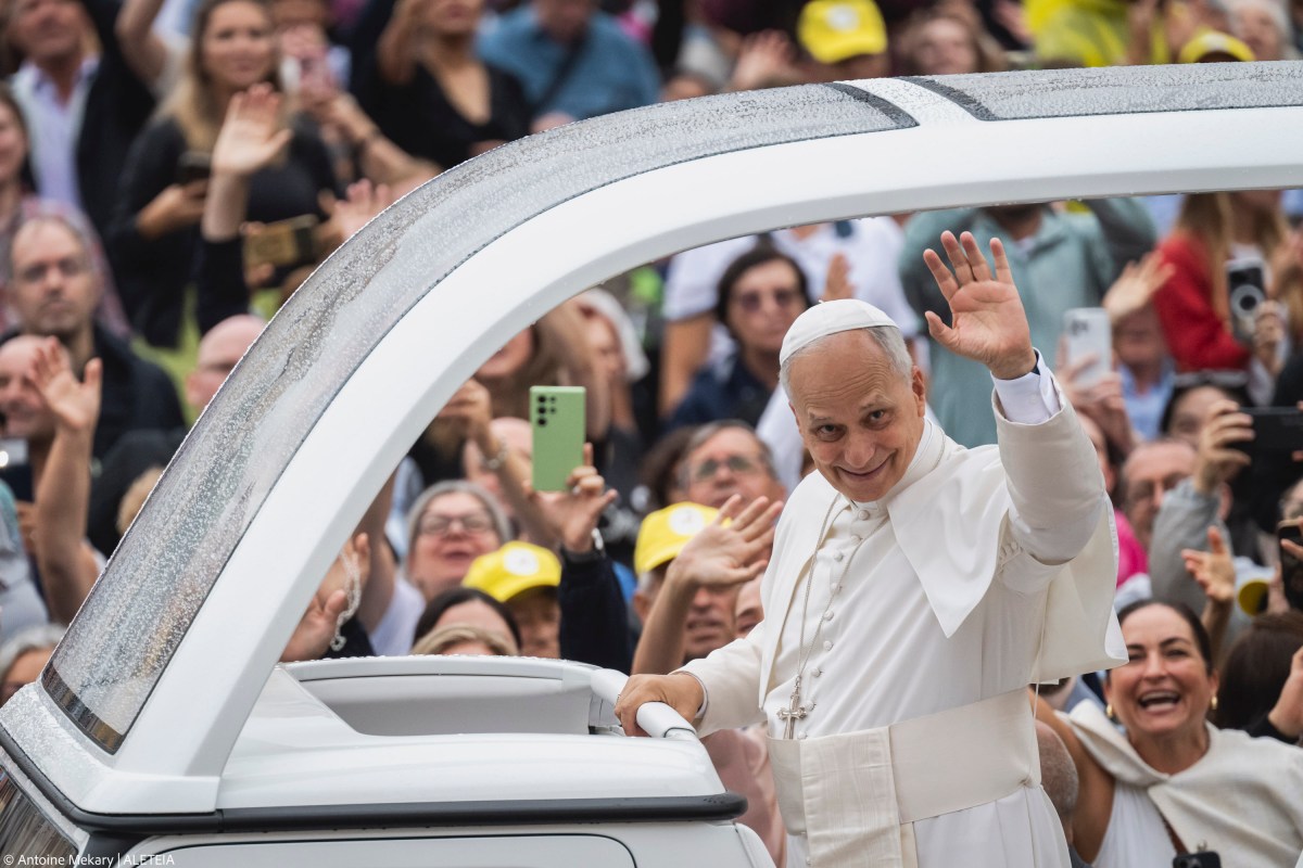Leo is 1st pope of digital age