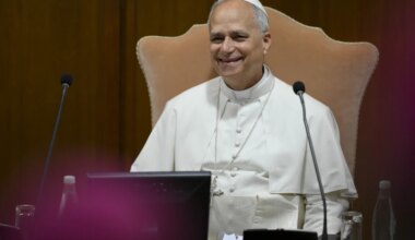 Pope Leo XIV responds to aspiring doctor who asks ‘What does the future hold for us?’ – Catholic World Report