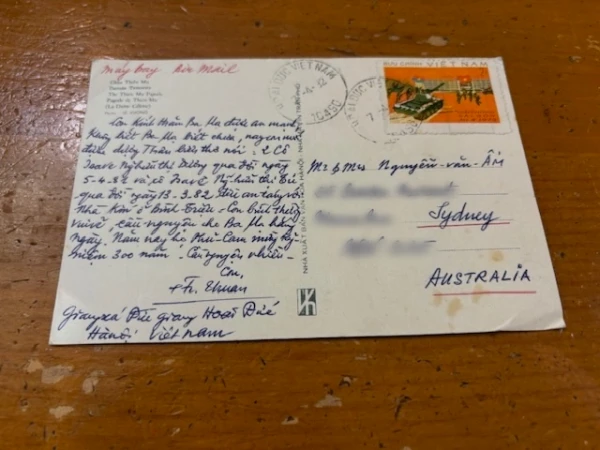A postcard Van Thuan sent to his parents in 1982. Credit: Photo courtesy of Elisabeth Nguyen