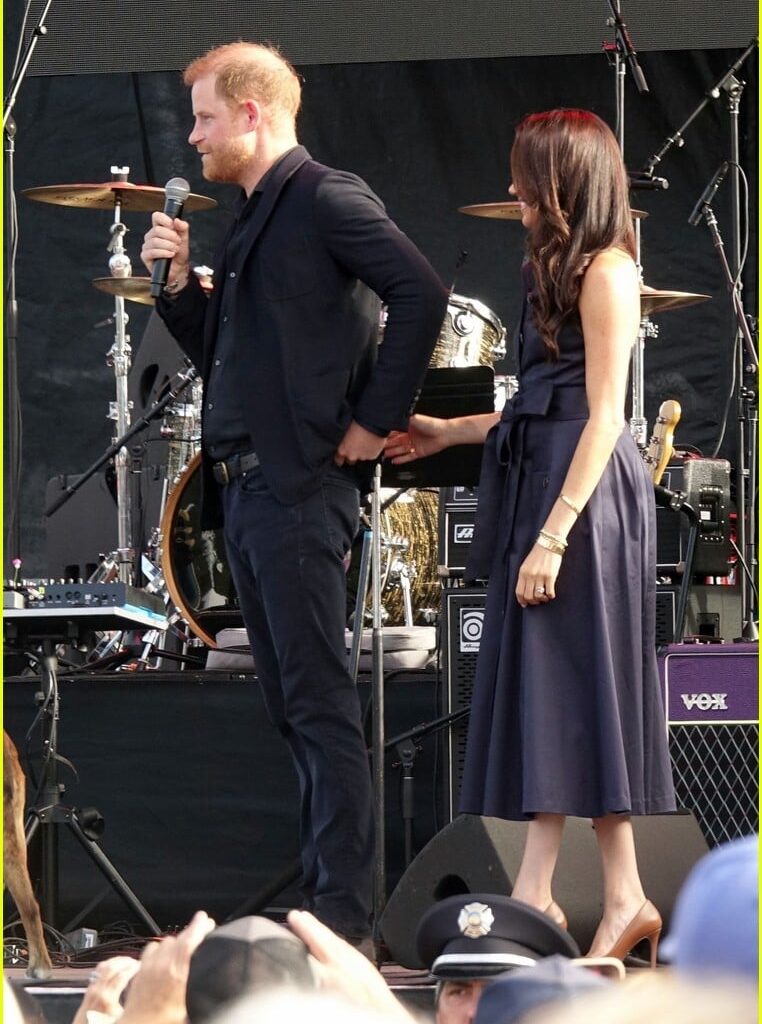 prince harry meghan markle make surprise appearance at first responders benefit concert 015206375