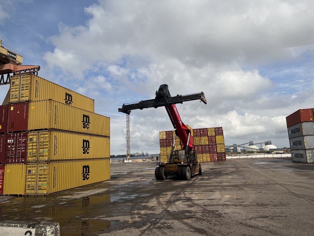 Mixed cargo trends at Latvia's ports / Article