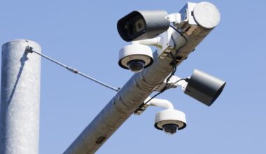 Auto niet verzekerd of gekeurd? Wie langs ANPR-camera rijdt, krijgt automatisch een boete