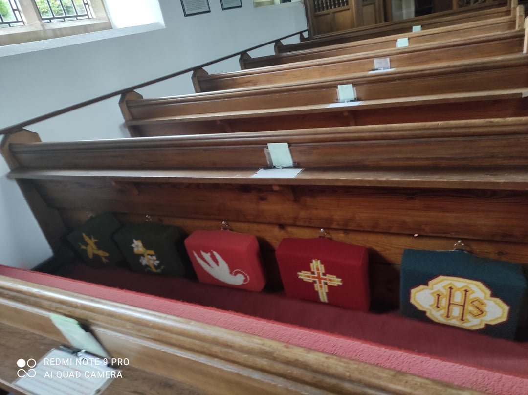 Mews kneeling prayer cushions