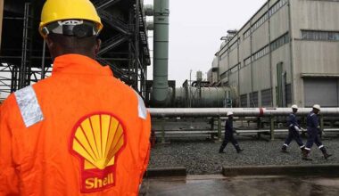 Shell returns to Angola after two-decade absence