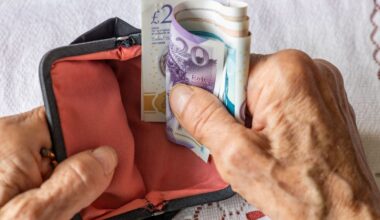 Money in a purse. Pic: iStock