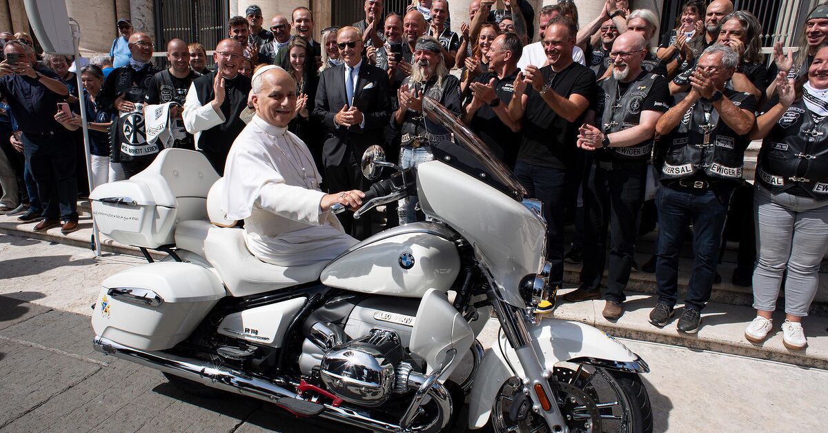 Pope Leo XIV's BMW R 18 Transcontinental