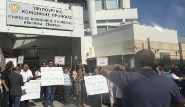 cover Social workers will not proceed with further strikes