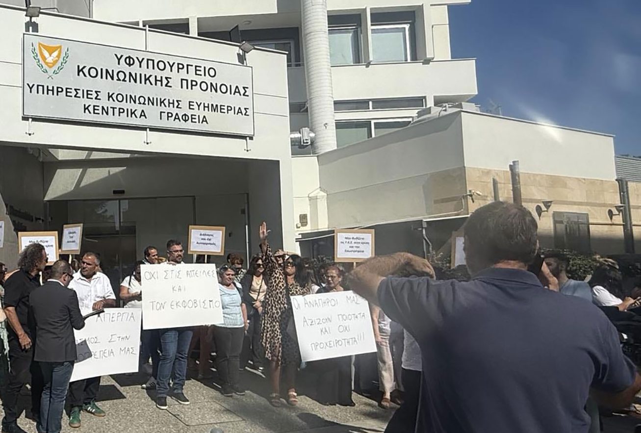 cover Social workers will not proceed with further strikes