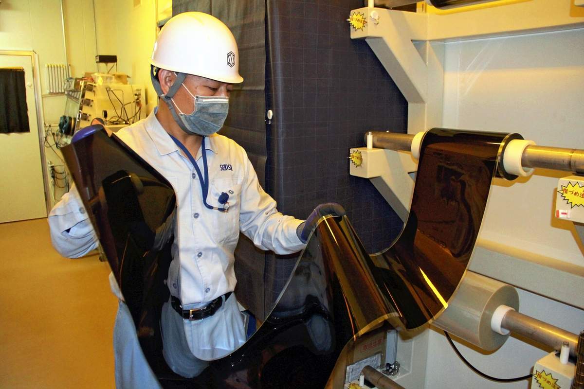 Japan to Subsidize Costs of Next-Gen Solar Cells by Up To 75%