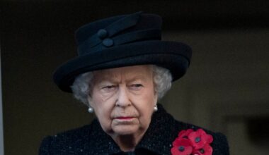 The Queen Would Be 'Devastated' By Charles & Harry's Dynamic | Gallery