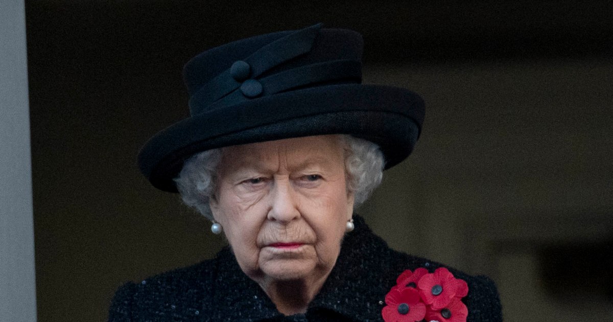 The Queen Would Be 'Devastated' By Charles & Harry's Dynamic | Gallery