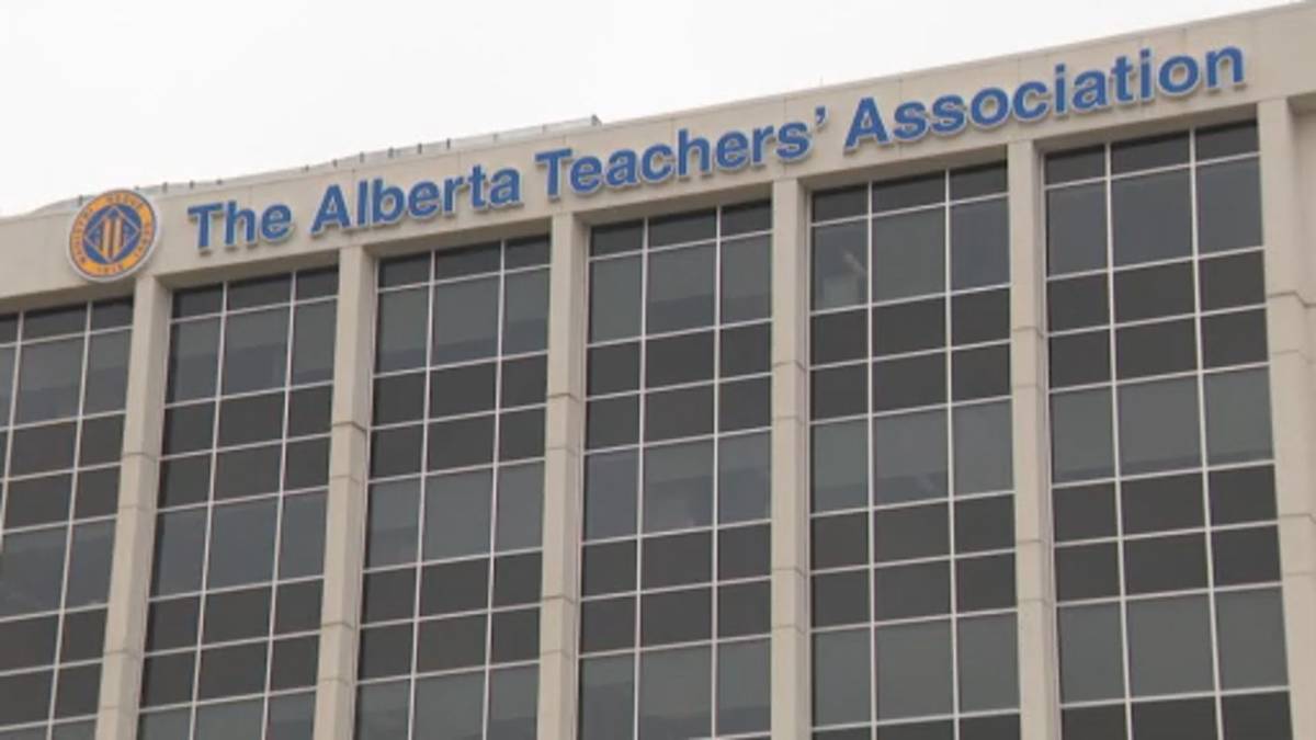 Click to play video: 'Province, ATA reach a tentative agreement but some parents are still on edge'