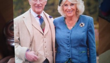It's my grandparents 60th wedding anniversary today and they got their card from the King! 💎❤️