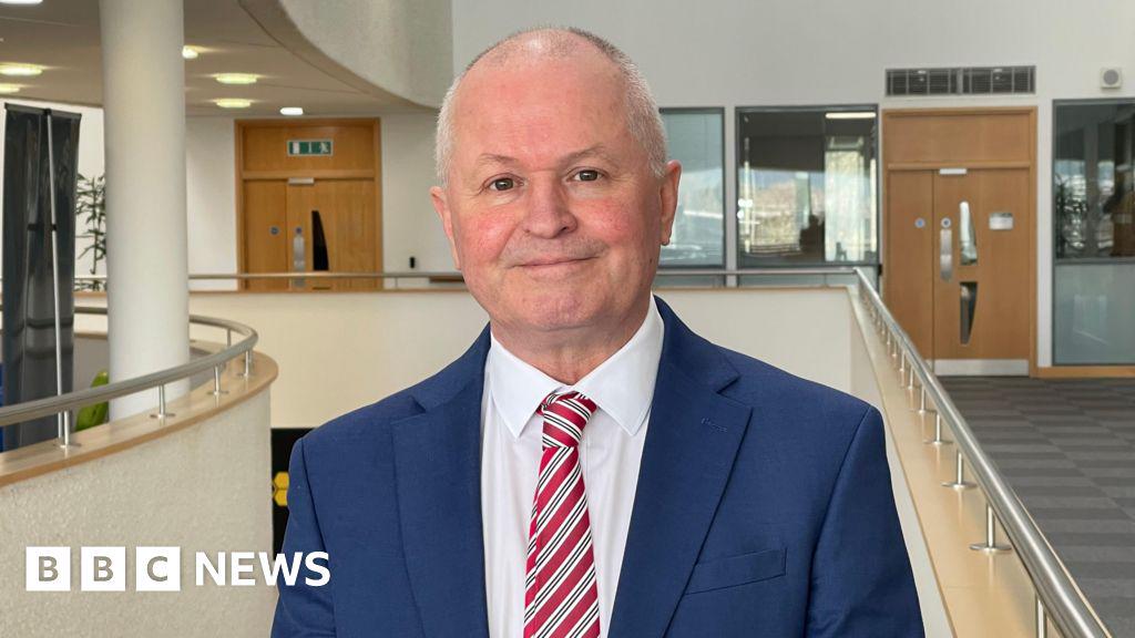 Caerphilly leader quits Labour and backs Plaid for by-election