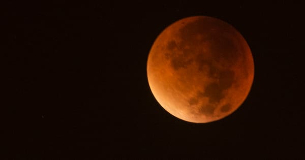 Mostly clear skies set stage for total lunar eclipse