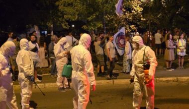 Every time the president of Serbia visits some of the cities, the next day people gather to have the streets he was in deratized. Yesterday he visited the Belgrade suburb of Borča, and tonight people continued the tradition.