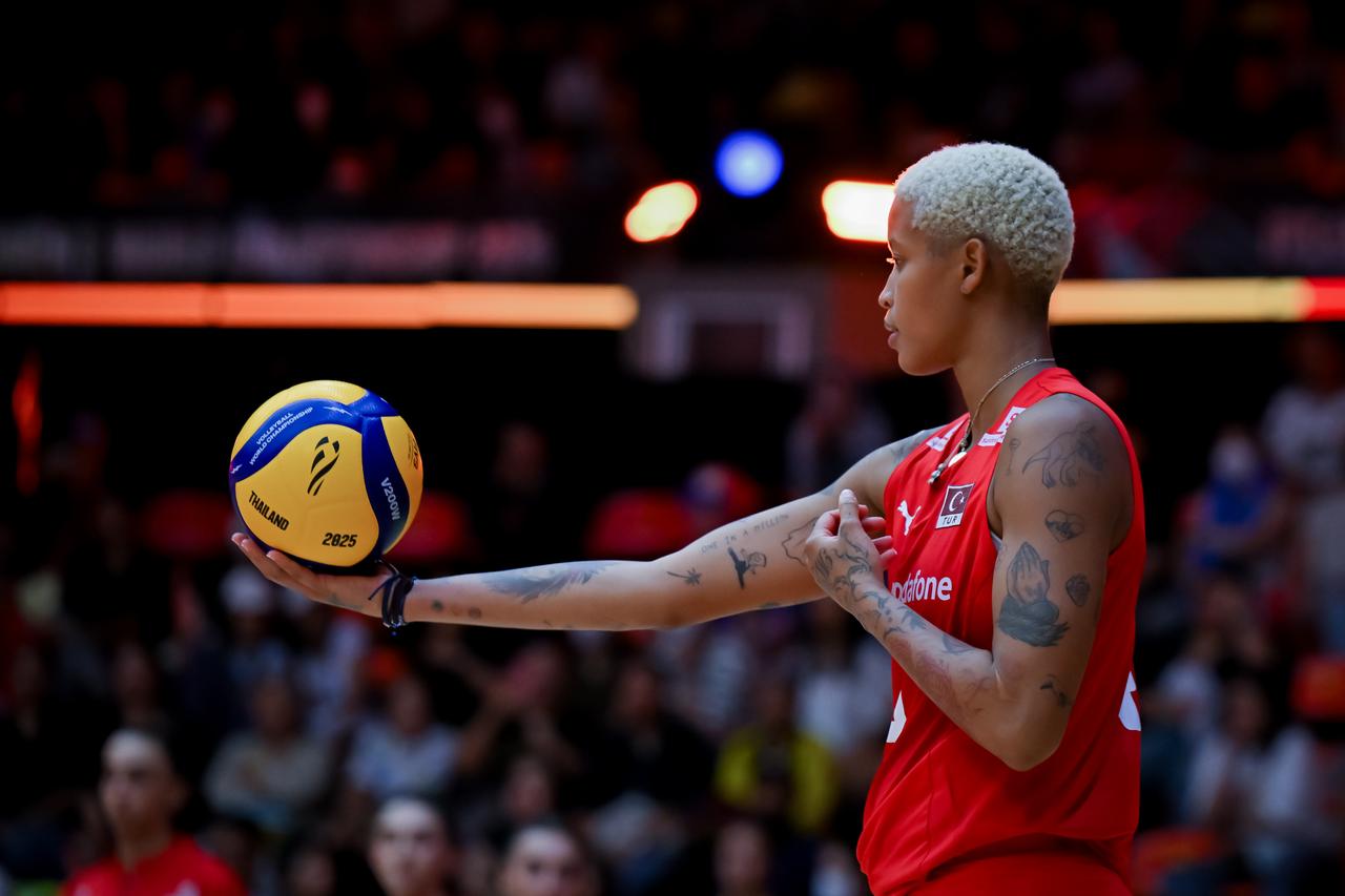 Melissa Teresa Vargas of Türkiye in action during the FIVB Women’s Volleyball World Championship quarterfinal match between Türkiye and the United States at Huamark Indoor Stadium in Bangkok, Thailand, September 4, 2025. (AA Photo)