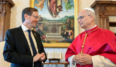 Pope Leo Calls for a Permanent Ceasefire in Gaza During Meeting with Israeli President