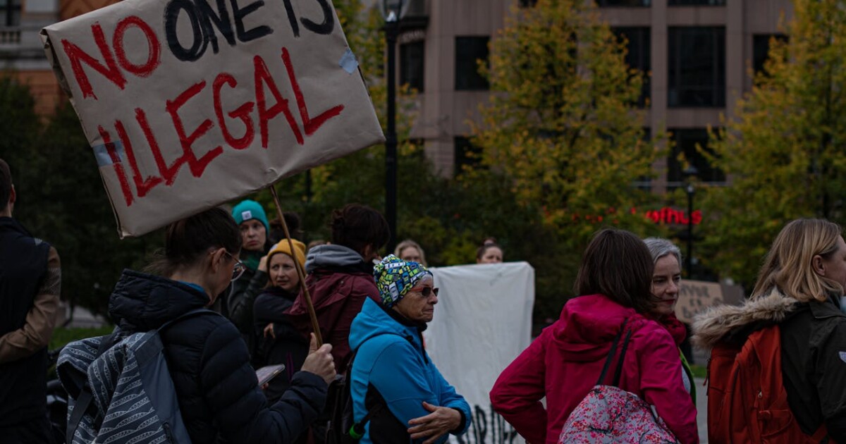 Immigrant rights advocates urge local law enforcement officials to refrain from helping ICE