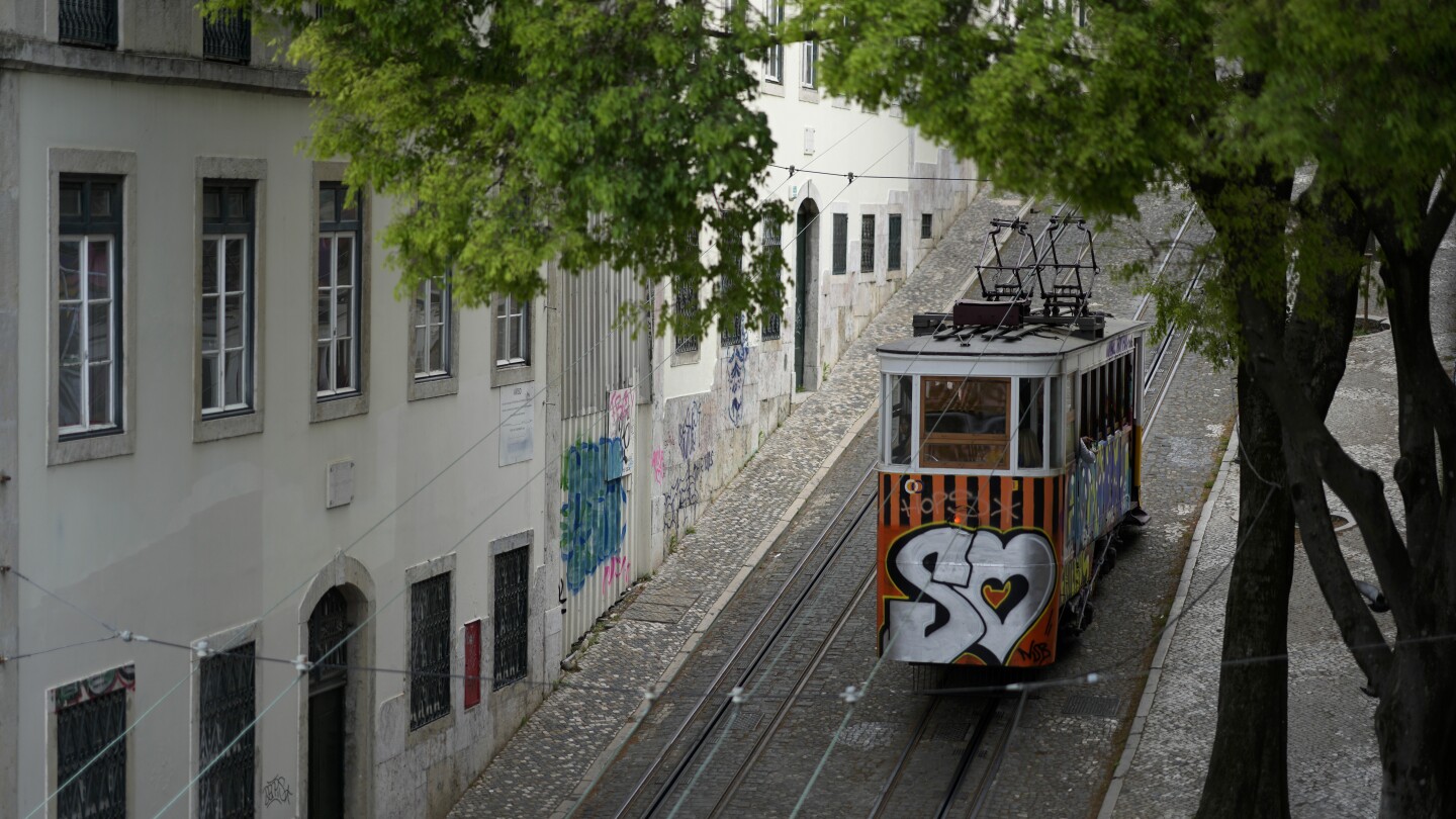 What to know about the crash of a tourist-favorite Lisbon streetcar