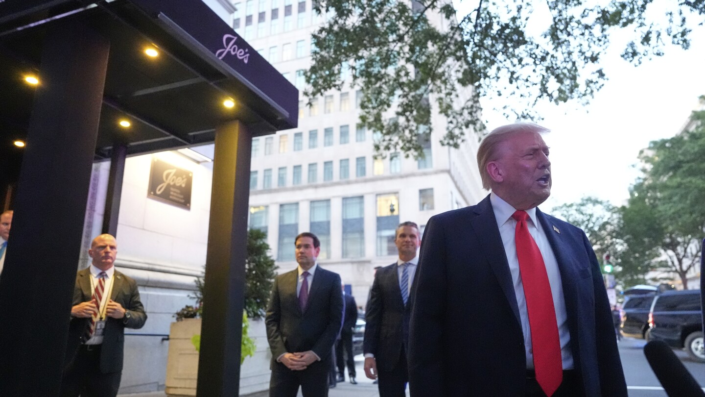 Trump promotes deploying National Guard by dining at DC restaurant