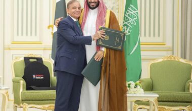 Saudi Arabia signs defense pact with nuclear-armed Pakistan