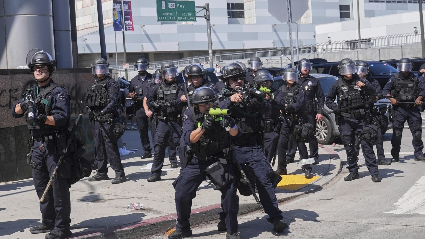 Los Angeles police officers fired over 1,000 projectiles at protesters