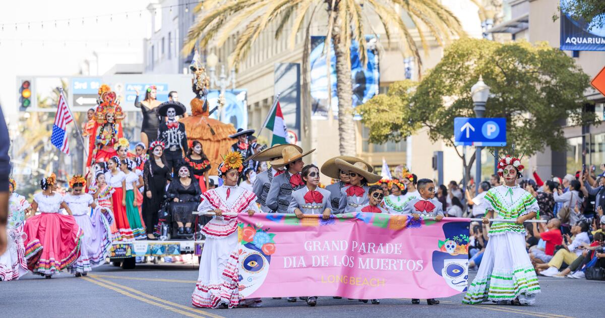 Long Beach cancels Día de los Muertos parade, fears immigration raids
