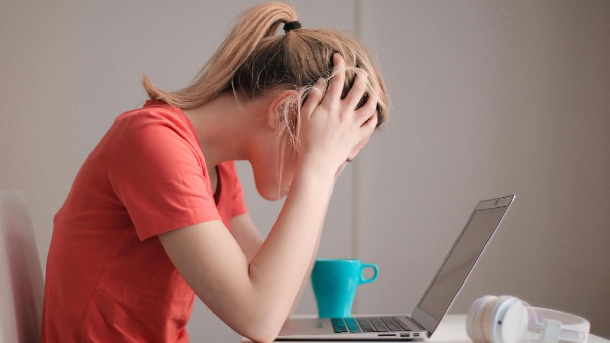 KI-Müll kostet Unternehmen Millionen | Oberflächlich professionelle, aber inhaltsleere KI-Texte zwingen Mitarbeiter zu stundenlanger Nacharbeit und kosten Unternehmen Millionen Euro.