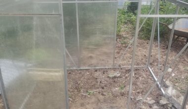 Gebrauchtes Gewächshaus befestigen