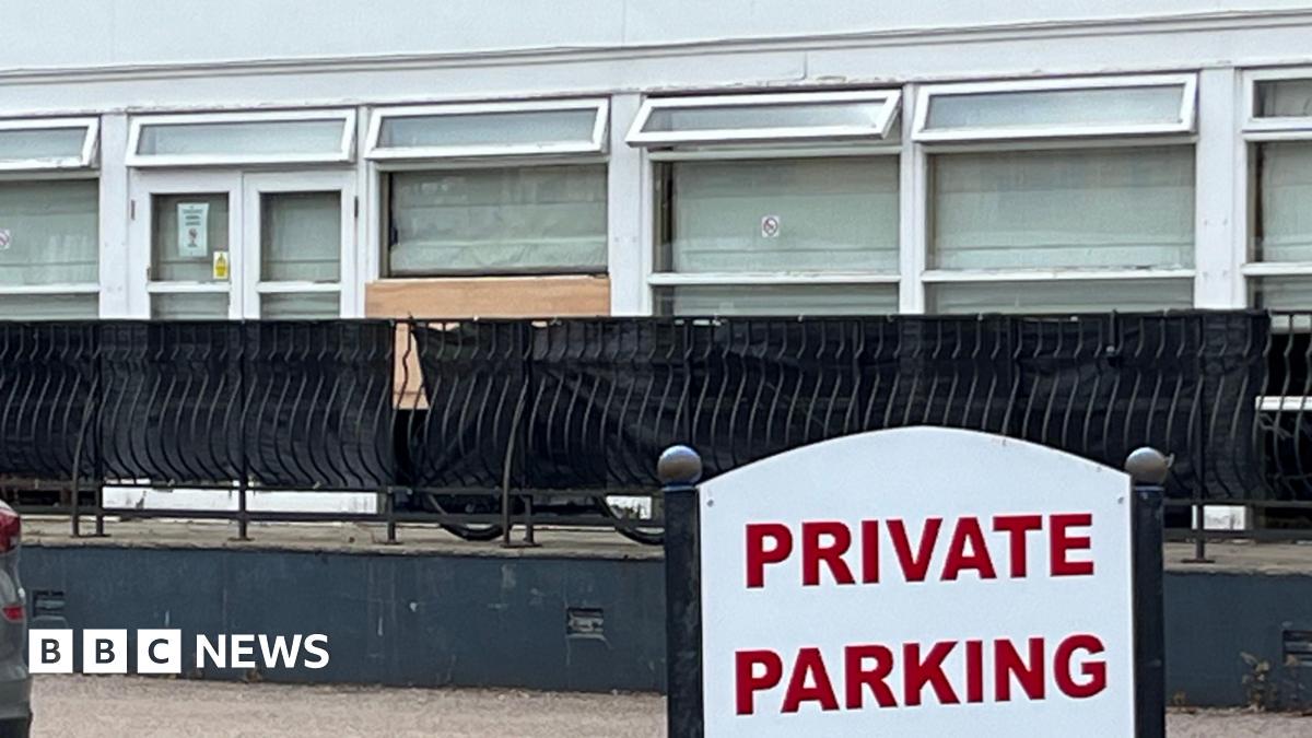 Brick thrown through window of Falkirk hotel housing asylum seekers