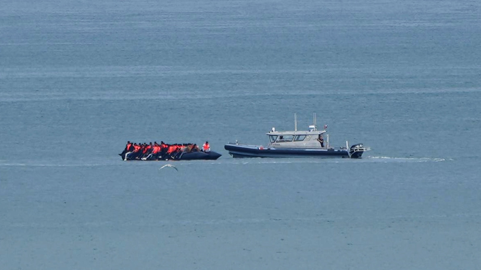 3 migrants die trying to cross the English Channel from France