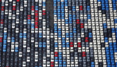 Japan's exports to the US continue to fall, hit by Trump's tariffs