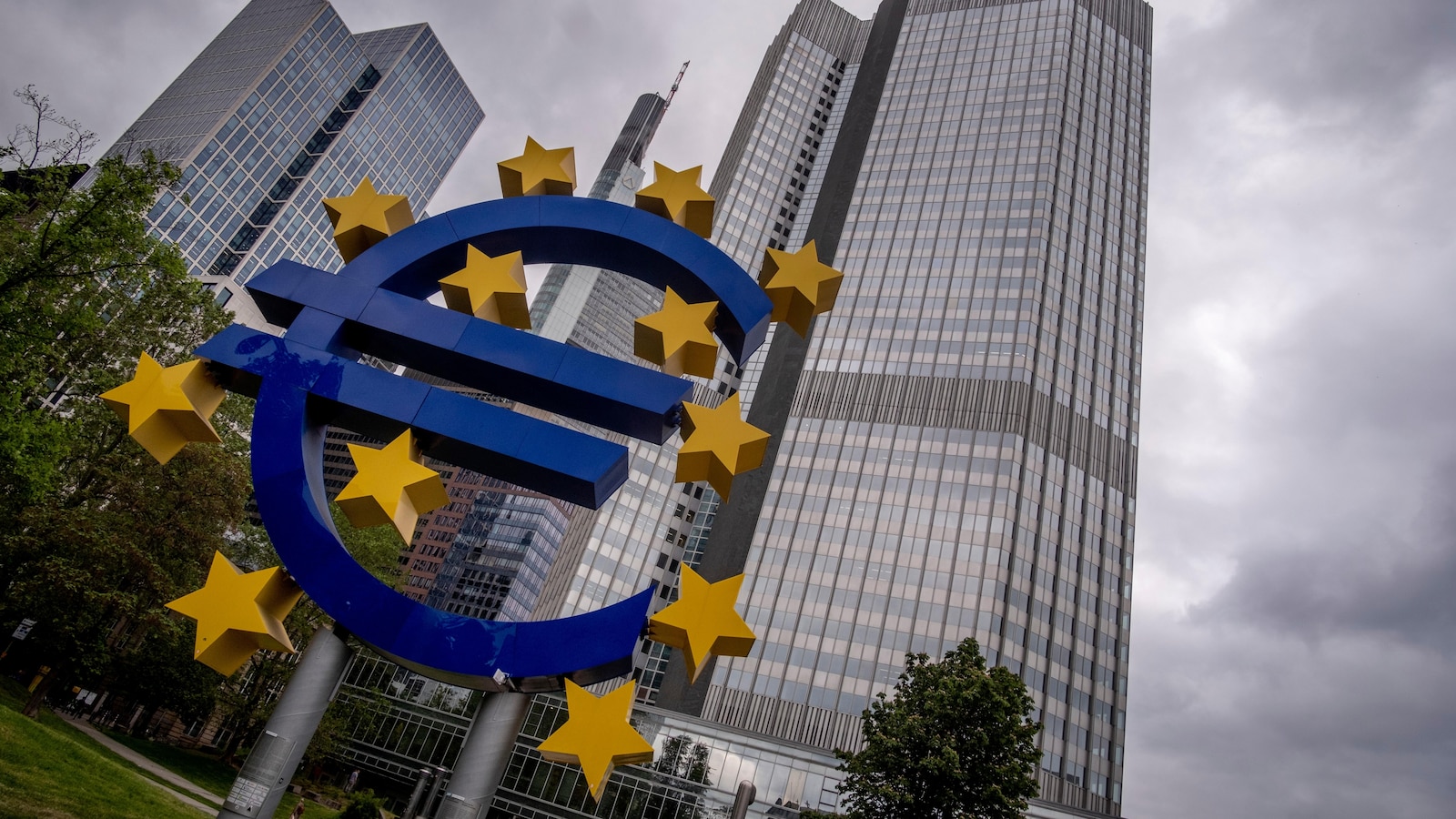 European Central Bank leaves rates unchanged as economy weathers Trump's tariffs